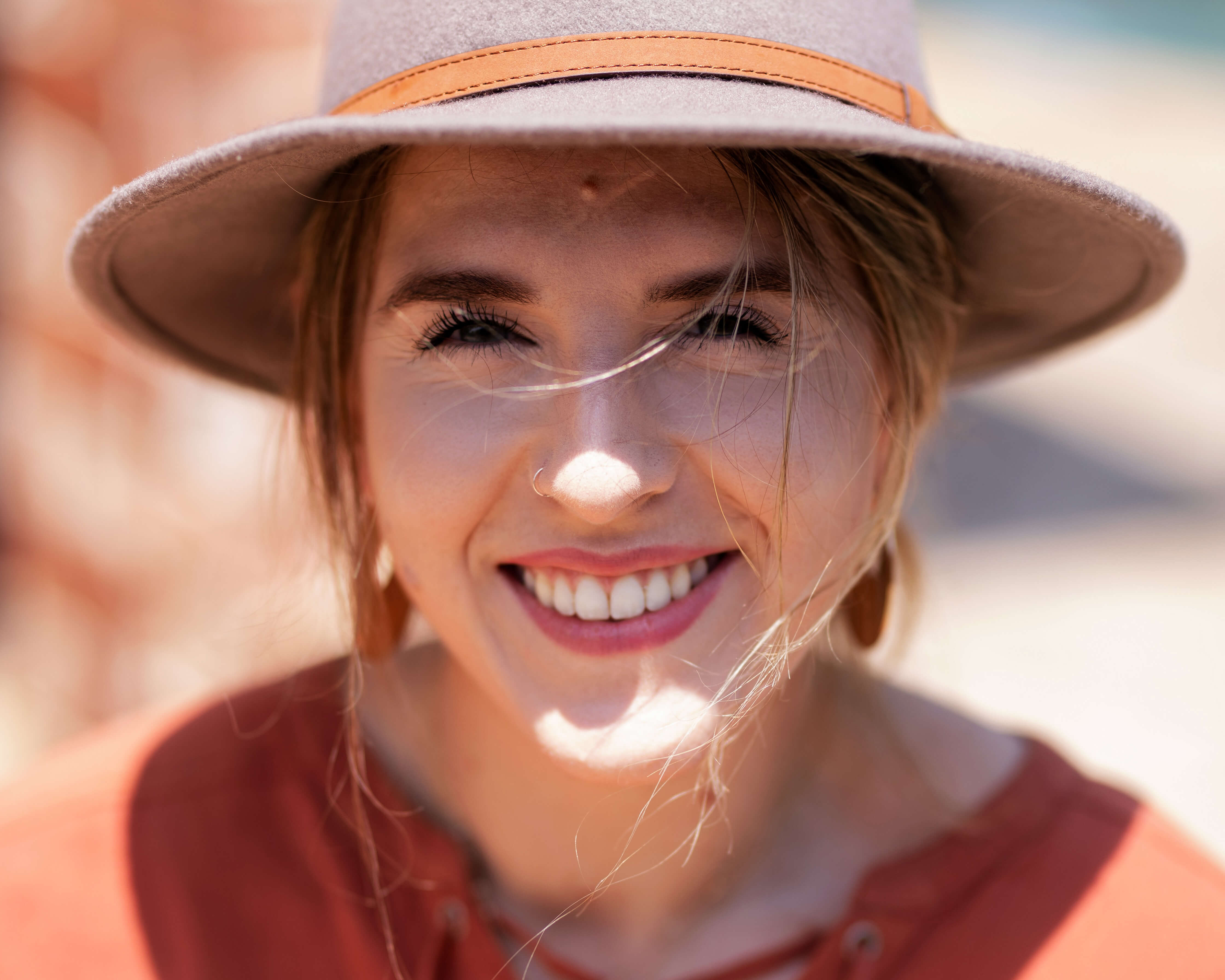 PORTRAIT EN INTÉRIEUR : COMMENT UTILISER LA LUMIÈRE NATURELLE D